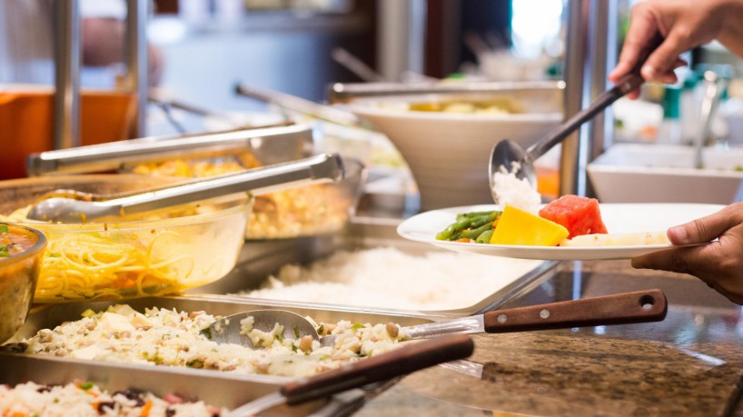 Associação diz que almoço pode ficar mais caro com portabilidade no vale-refeição