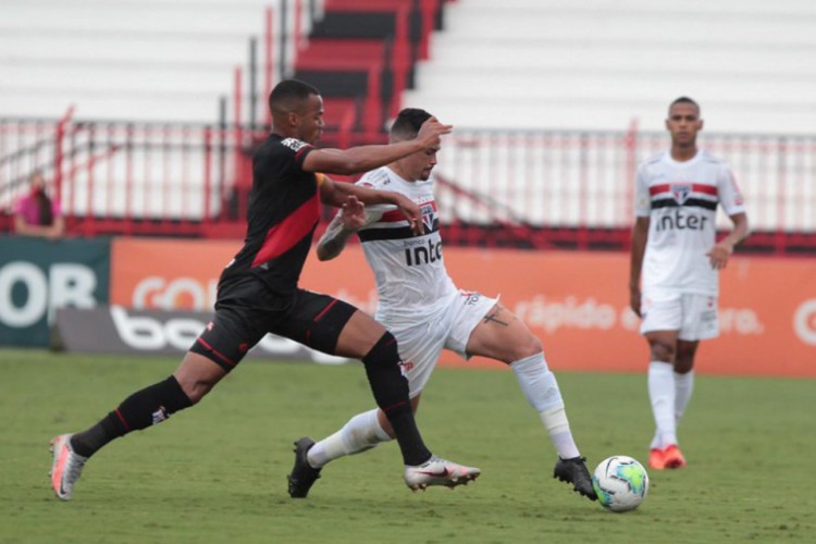 Entre os jogos de hoje, domingo, 19 de setembro, São Paulo e Atlético-GO se enfrentam pela Série A do Brasileirão. Veja onde assistir ao vivo à transmissão e qual horário do jogo.