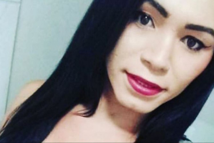 A cearense Alessandra Drummond, de 29 anos, foi morta com um tiro no rosto após uma suposta briga com um cliente
