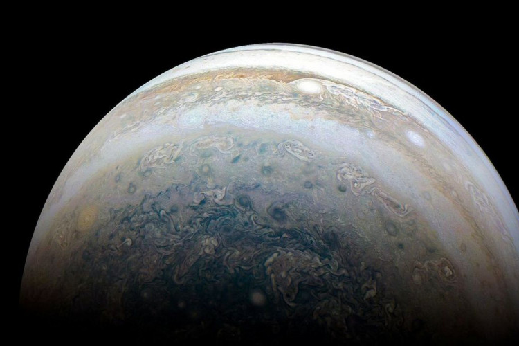 Astrônomo amador brasileiro registra impacto em Júpiter