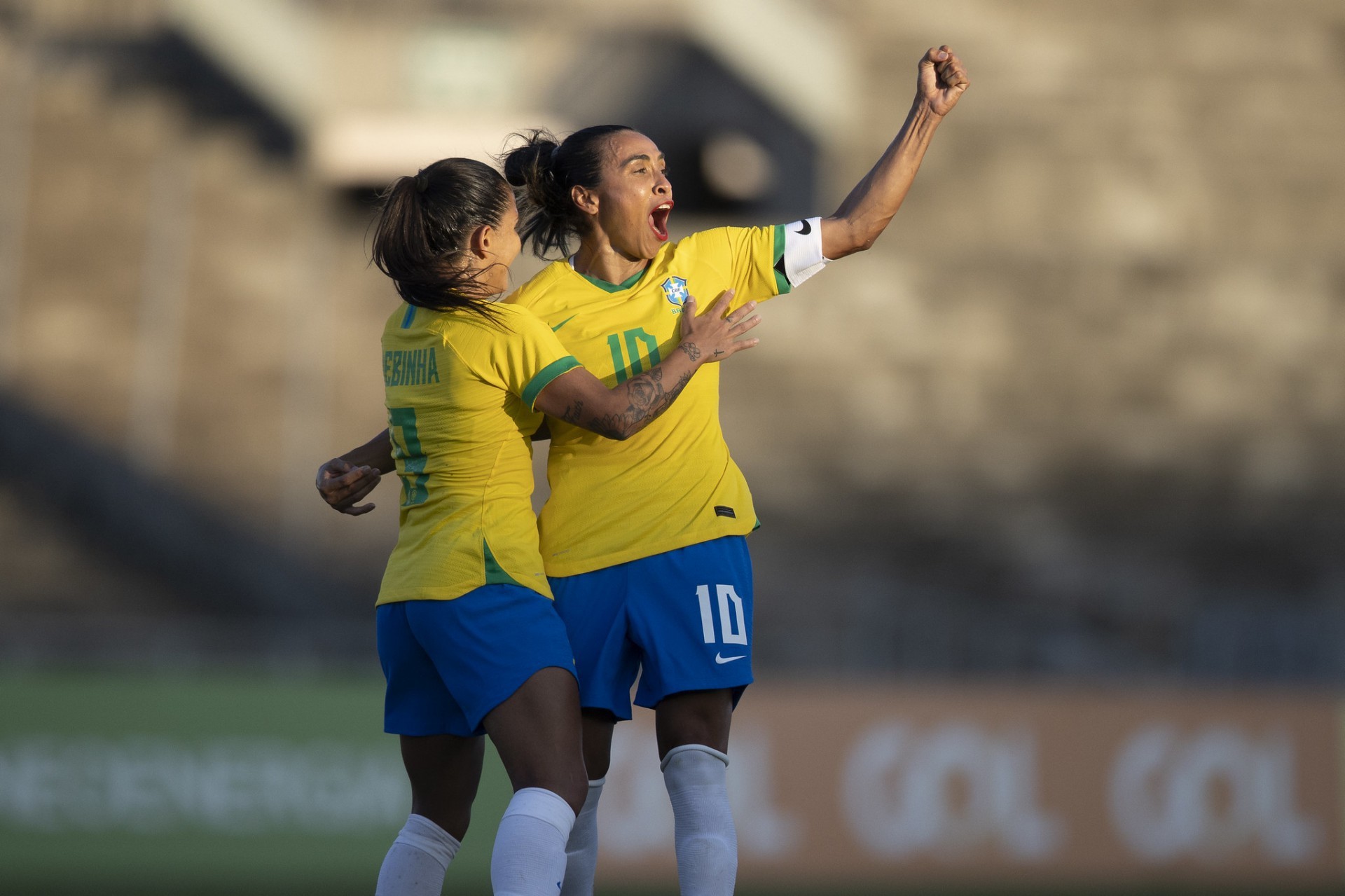 Marta comemora golaço de falta marcado para o Brasil contra a Argentina em amistoso em João Pessoa (PB), em 20/09/2021 (Foto: Lucas Figueiredo/CBF)