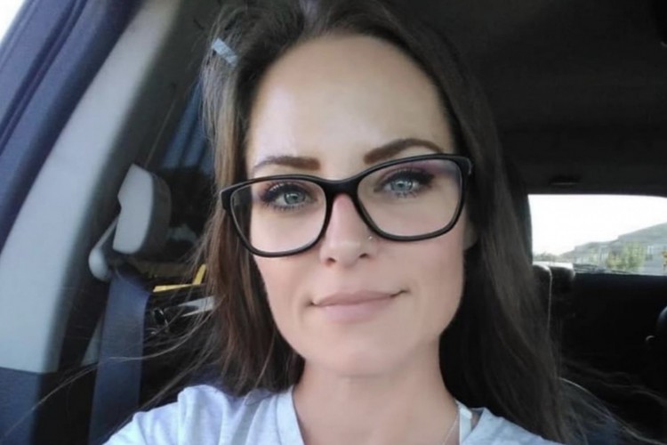 Kristen Lowery, da cidade de Escalon, na Califórnia, morreu aos 40 anos após contrair a Covid-19