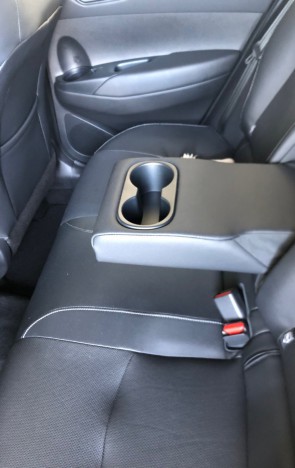 Apoio de bra&ccedil;os no banco traseiro