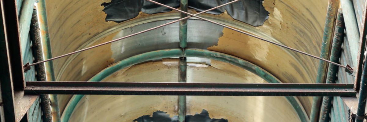 Teto est&aacute; com problemas na estrutura e causa preocupa&ccedil;&atilde;o