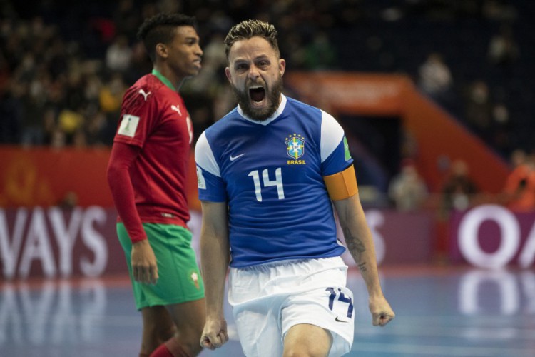 Brasil e Argentina se enfrentam hoje, quarta, 29, pela semifinal da Copa do Mundo de Futsal; confira onde assistir ao vivo à transmissão do jogo, horário, provável escalação e últimas notícias 