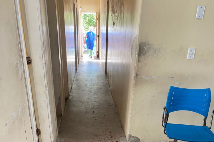 Um homem pediu ajuda ap&oacute;s ser baleado no posto de sa&uacute;de do Luciano Cavalcante