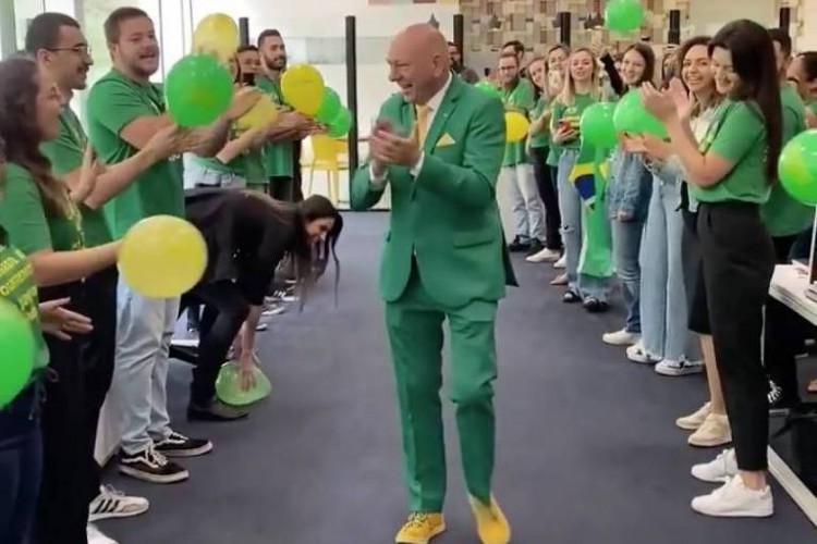 Luciano Hang foi recebido com festa em loja da Havan, após depoimento à CPI da Covid