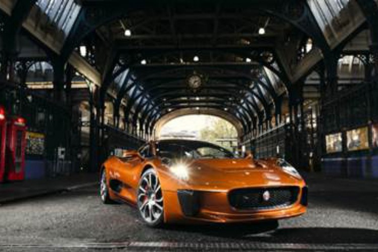 Jaguar CX75 ("007 Contra Spectre")