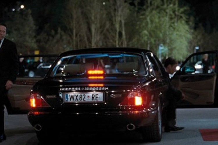 Jaguar X308 ("007: Quantum of Solace")