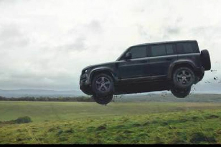 Novo Land Rover Defender e Defender V8 ("007: Sem Tempo Para Morrer")