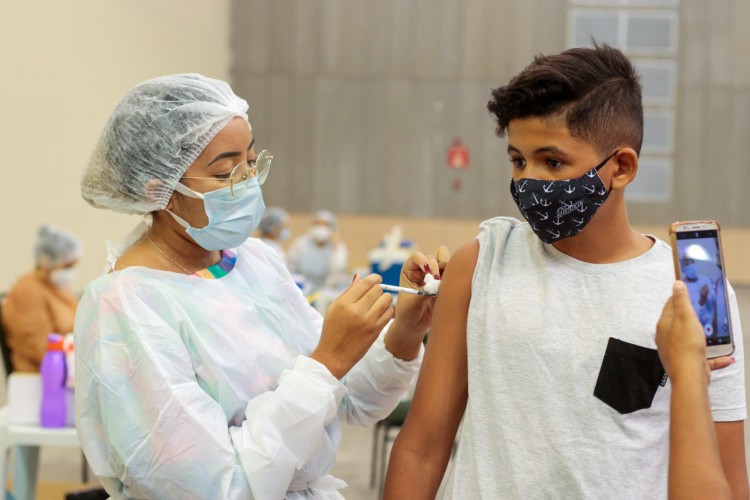 Três locais de atendimento aplicarão primeira dose de adolescentes faltosos em Fortaleza
 
