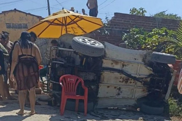 Acidente de buggy em Beberibe envolvendo turistas de Minas Gerias, no litoral cearense