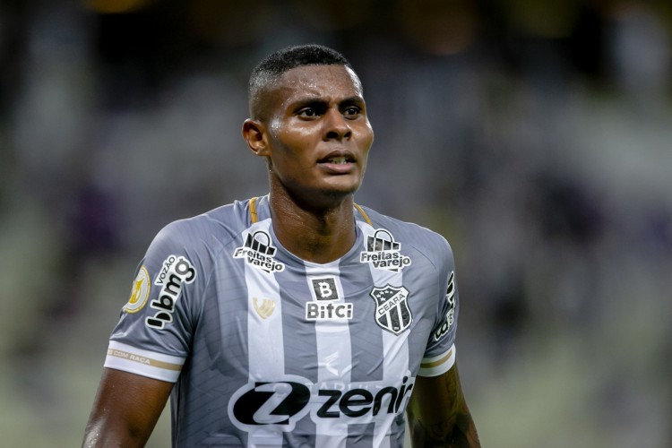 Atacante Cl&eacute;ber foi expulso pela segunda vez na S&eacute;rie A do Brasileiro