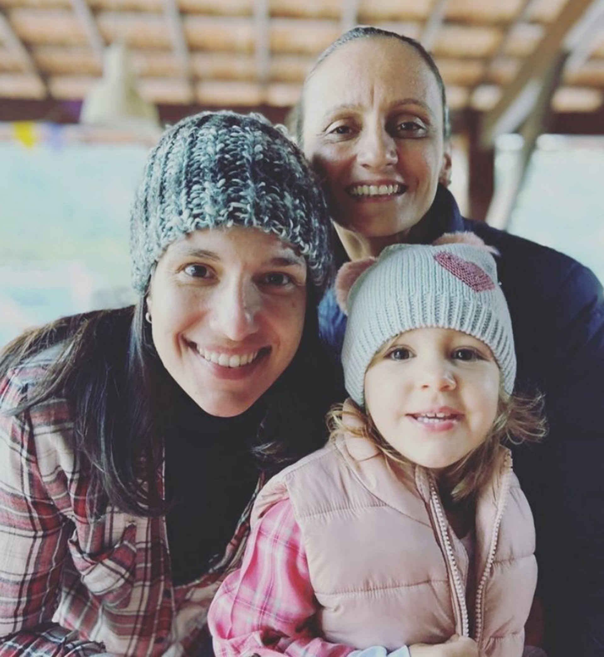 Fabi Alvim com a esposa Julia Silva e a filha Maria Luiza(Foto: Reprodução / Instagram)
