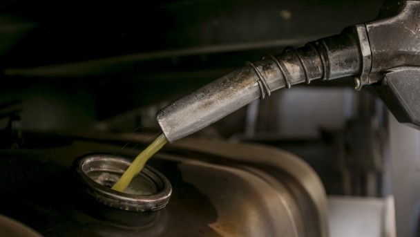 Queda no pre&ccedil;o do diesel pela Petrobras &eacute; o terceiro reajuste negativo adotado pela estatal nos combust&iacute;veis em menos de um ano