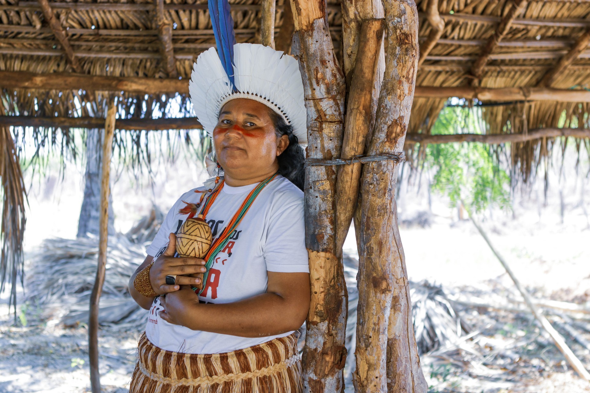 Adriana Carneiro de Castro, a Adriana Tremembé, líder do povo indígena que ocupa o território da Barra do Mundaú, em Itapipoca(Foto: FCO FONTENELE)