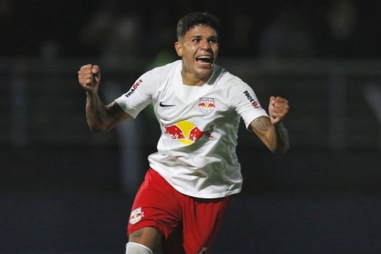 Jadsom marcou o gol da vitória do Bragantino sobre o Atlético-GO