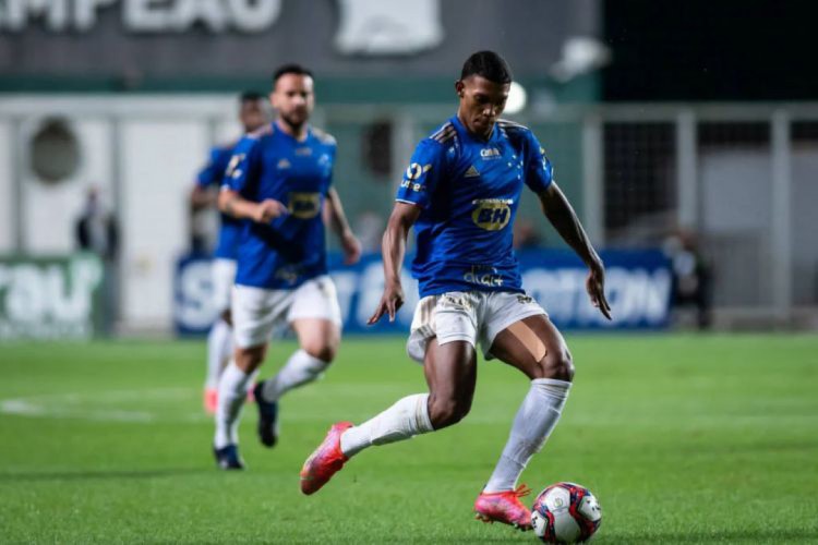 Avaí x Cruzeiro pelo Brasileirão Série B 2021 é um dos destaques dos jogos de hoje, 22. 