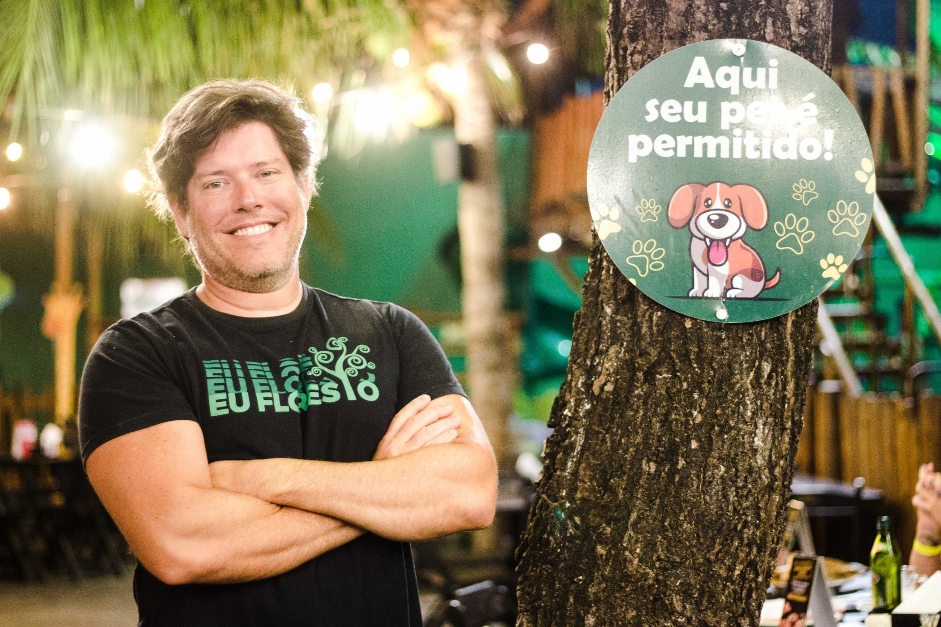O Floresta Bar, de Pedro Machado, aderiu ao conceito de 'pet friendly' (Foto: Fernanda Barros| Especial Para O Povo)
