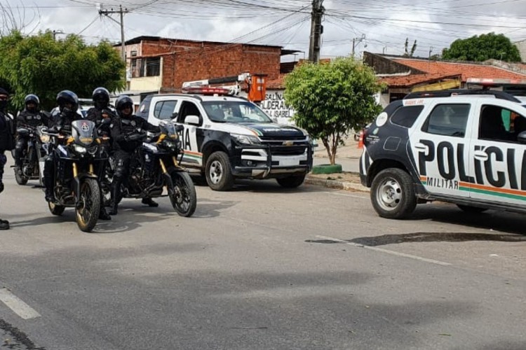 Durante ofensiva foram realizadas fiscalizações e abordagens no conjunto habitacional Rosalina