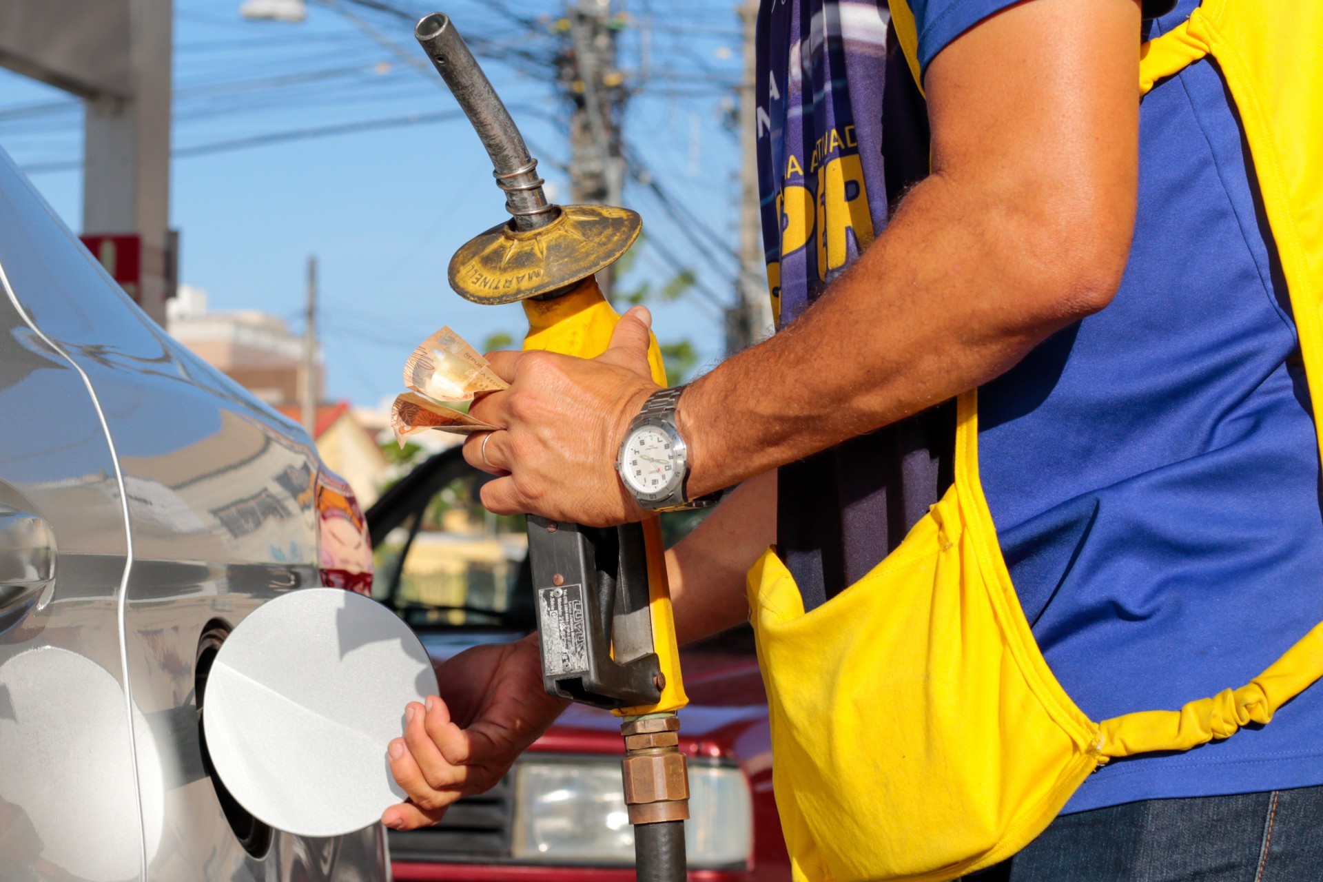 Confaz atualiza tabela de base cálculo do ICMS e no Ceará, o valor de referência da gasolina terá alta de 6,72% a partir de 1º de novembro (Foto: BÁRBARA MOIRA)
