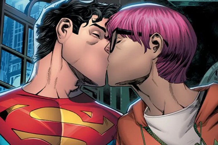 "Novo Super-Homem" assume ser bissexual em "Superman: Son of Kal-El" (2021)(Foto: Divulgação)