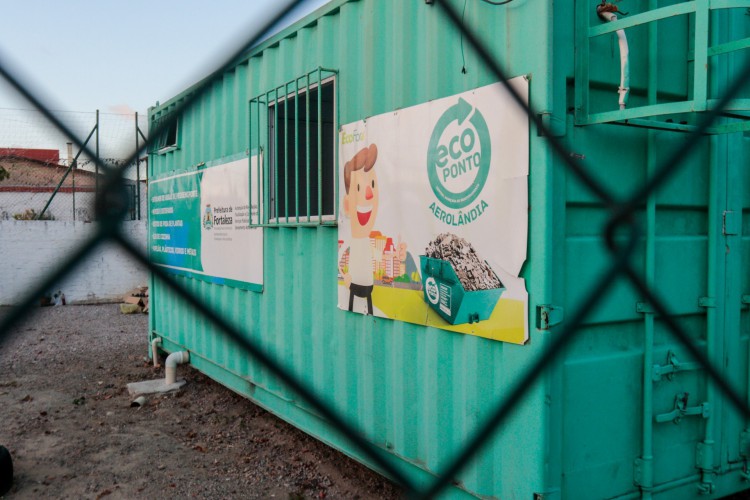 Os ecopontos são pontos de descarte correto de resíduos sólidos. Todas as unidades funcionam de segunda-feira a sábado, das 8 às 12 horas e das 14 às 17 horas