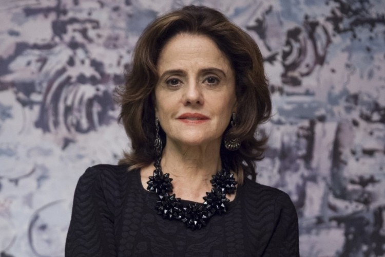 Marieta Severo interpreta Fanny Richard em Verdades Secretas; confira que horas e onde assistir ao vivo à novela hoje, segunda-feira, 25 de outubro (25/10)