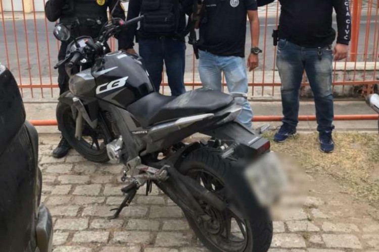 Motocicleta roubada foi recuperada no distrito de Bonfim, em Sobral