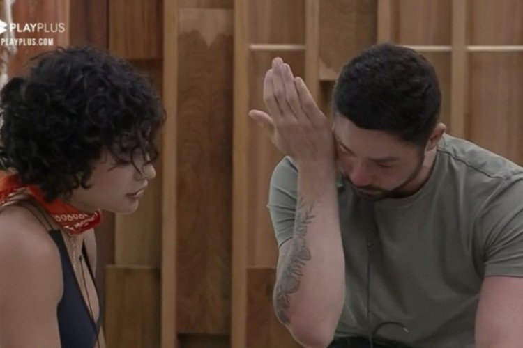 Rico Melquiades chora com medo de ser eliminado na roça