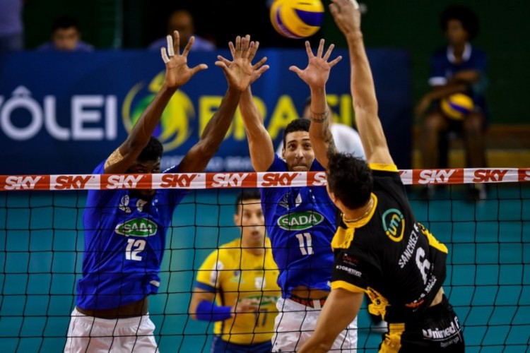 Lucão diz que o Campinas tem grandes possibilidades de conquistar o título da Superliga de vôlei pela primeira vez em sua história na atual temporada