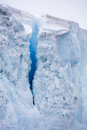 Derretimento das geleiras é um dos vários comprovantes do aquecimento global.(Foto: Holger Leue/ Getty Images)