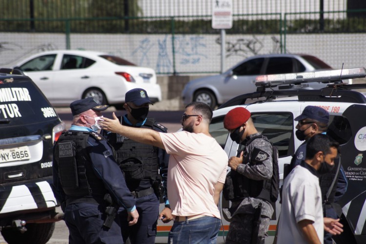 Polícia Militar foi acionada pela concessionária do equipamento para conter a manifestação