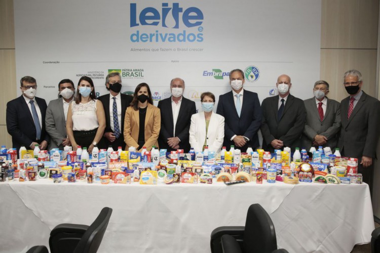 Campanha busca estimular consumo de leite e derivados no país