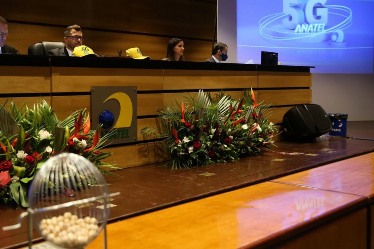  Comissão Especial de Licitação da Agência faz à abertura, análise e julgamento das propostas de preço das 15 empresas cadastradas do  leilão do espectro (banda) 5G, na sede da Agência Nacional de Telecomunicações (Anatel), em Brasília