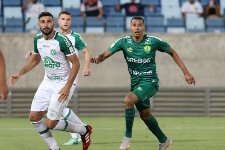 Cuiabá e Chapecoense empatam sem gols na Arena Pantanal