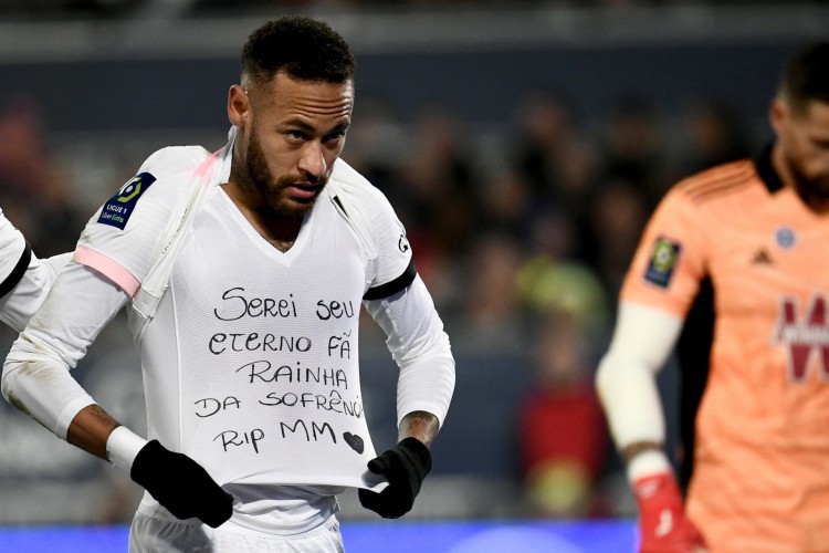 Neymar, logo após marcar pelo PSG
