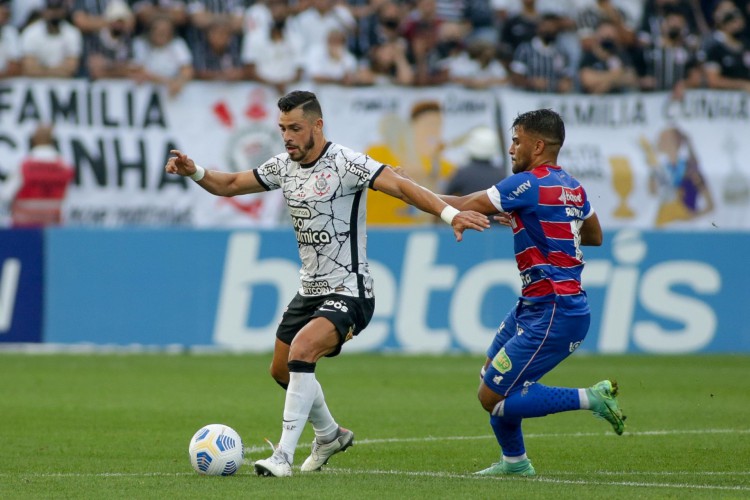 Corinthians e Fortaleza o se enfrentam pelo Brasileirão Série A 2022 hoje, 1°; onde assistir ao vivo aos jogos do dia e horário. 