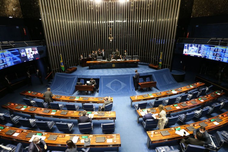 Plenário do Senado Federal durante sessão deliberativa ordinária semipresencial. 