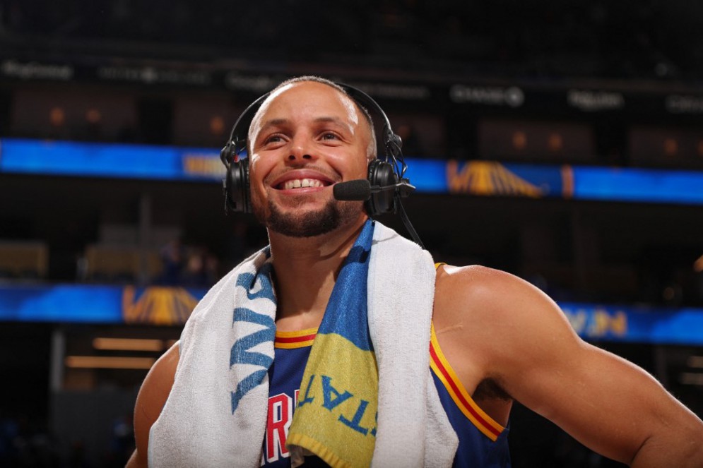 Stephen Curry, astro do Golden State Warriors, da NBA(Foto: JED JACOBSOHN / NBAE / Getty Images / Getty Images via AFP)