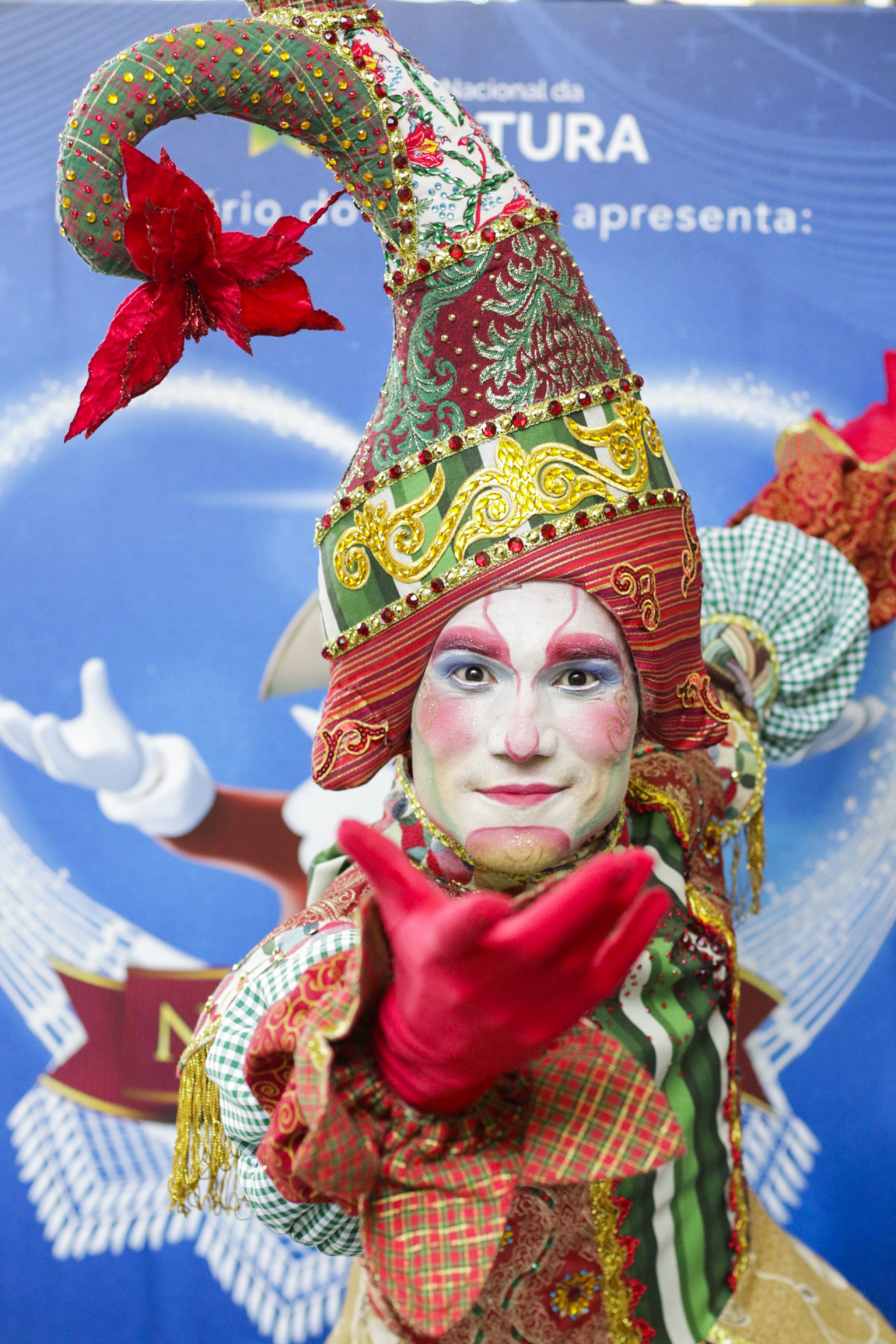 Coral do Natal de Luz terá apresentações presenciais na Praça do Ferreira |  CIDADES | OPOVO+