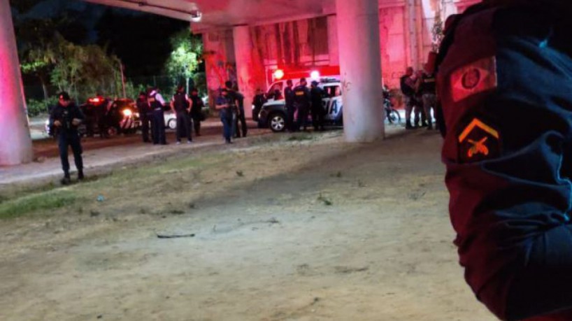 Agente caiu durante perseguição em viaduto de Fortaleza(foto: Via WhatsApp/O POVO)