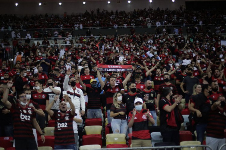 Rio: passaporte da vacina é exigido em locais públicos fechados