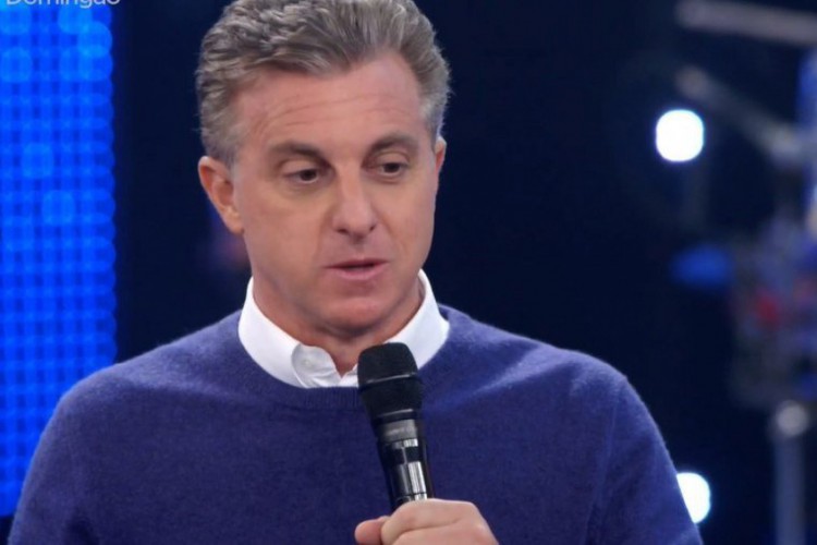 Luciano Huck apresenta Doming&atilde;o com Huck na Rede Globo