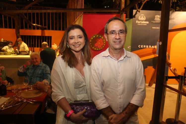 Em&iacute;lia Buarque e S&eacute;rgio Resende