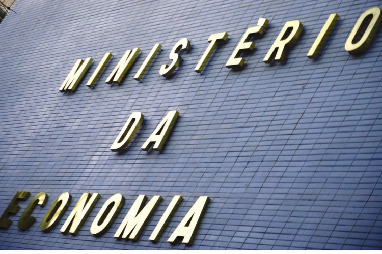 Fachada do Ministério da economia na Esplanada dos Ministérios 