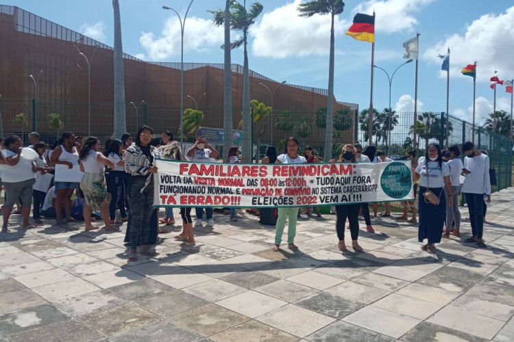 Ato reivindicatório aconteceu na manhã desta quarta-feira, 17, para apresentar exigências feitas por familiares de detentos