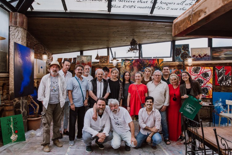 Daniel Chastinet e Wilson Neto com os outros artistas da formação artística na Macedônia do Norte