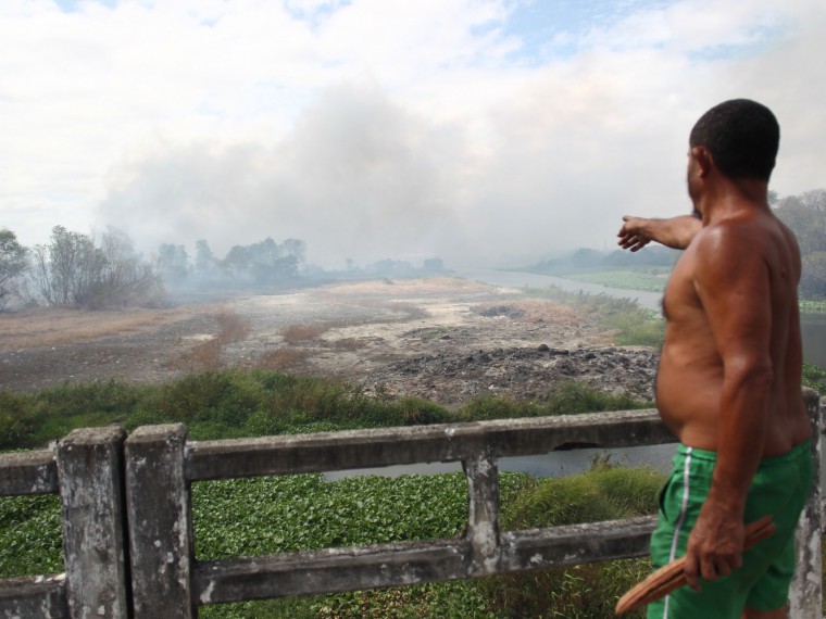 FORTALEZA,CE, BRASIL, 18.11.2021:Sebastião Cabral, 48, morador do local. Incêndio no parque do Cocó.  (Fotos: Fabio Lima/O POVO).
