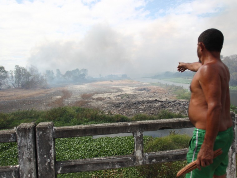 FORTALEZA,CE, BRASIL, 18.11.2021:Sebastião Cabral, 48, morador do local. Incêndio no parque do Cocó.  (Fotos: Fabio Lima/O POVO).